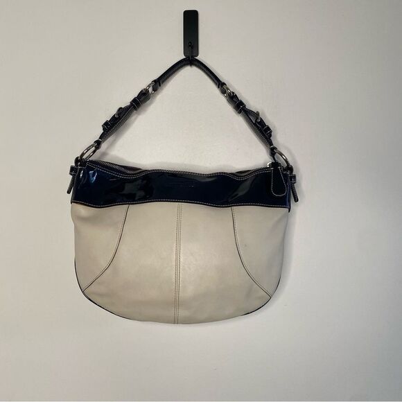 COACH Y2K Era Laura Hobo Style Cream Leather and Navy Patent Trim Handbag - Picture 2 of 16